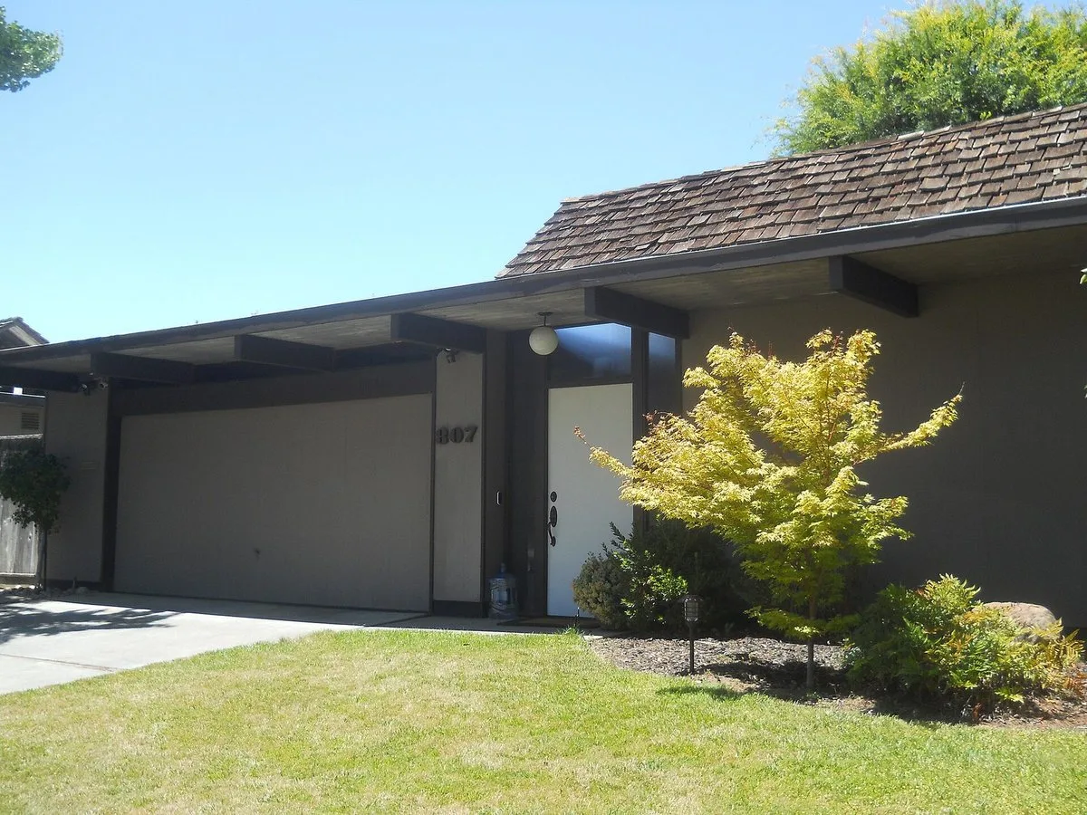 Eichler post-and-beam carport
