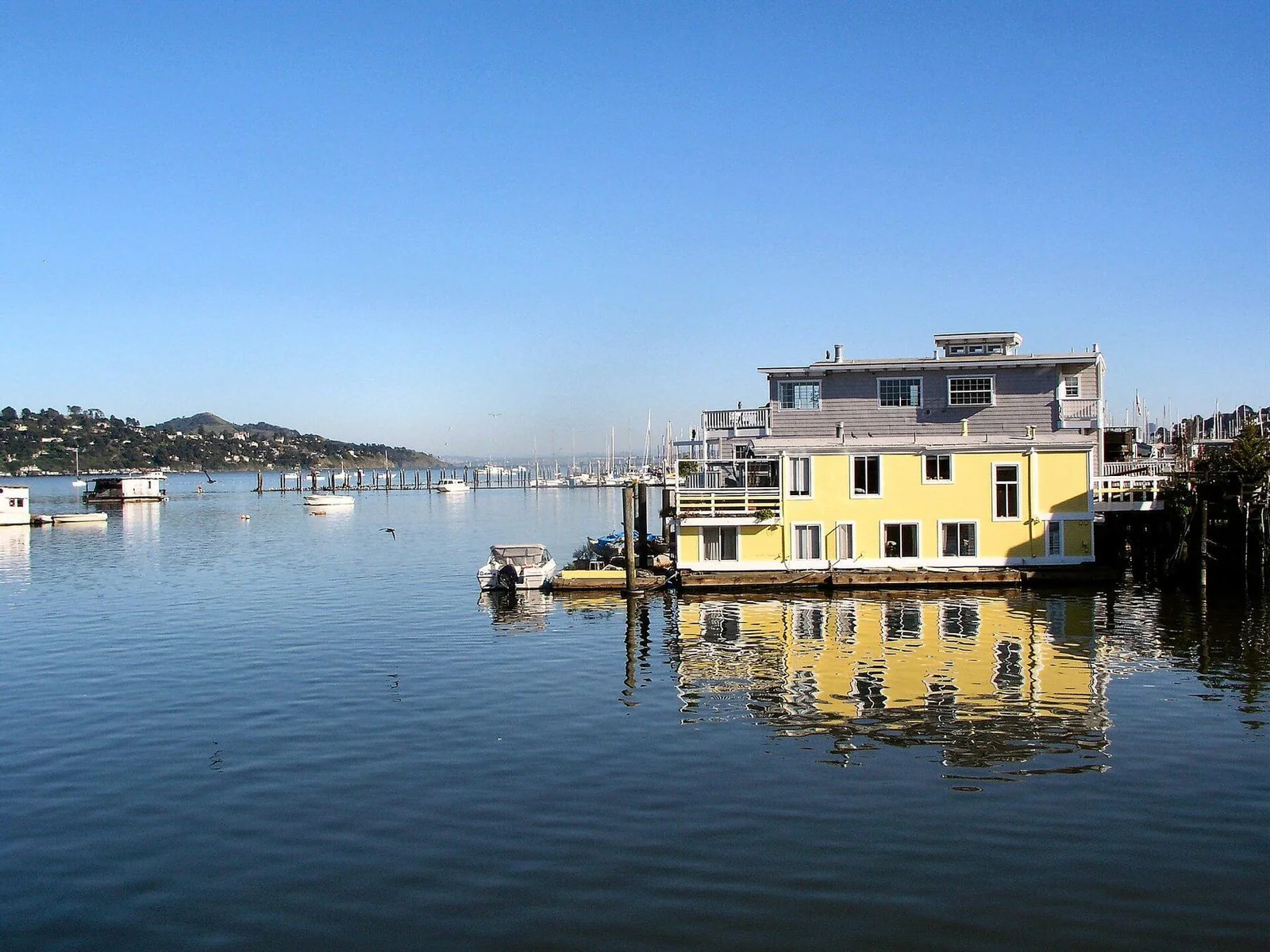 Houseboats moored along the Sausalito waterfront