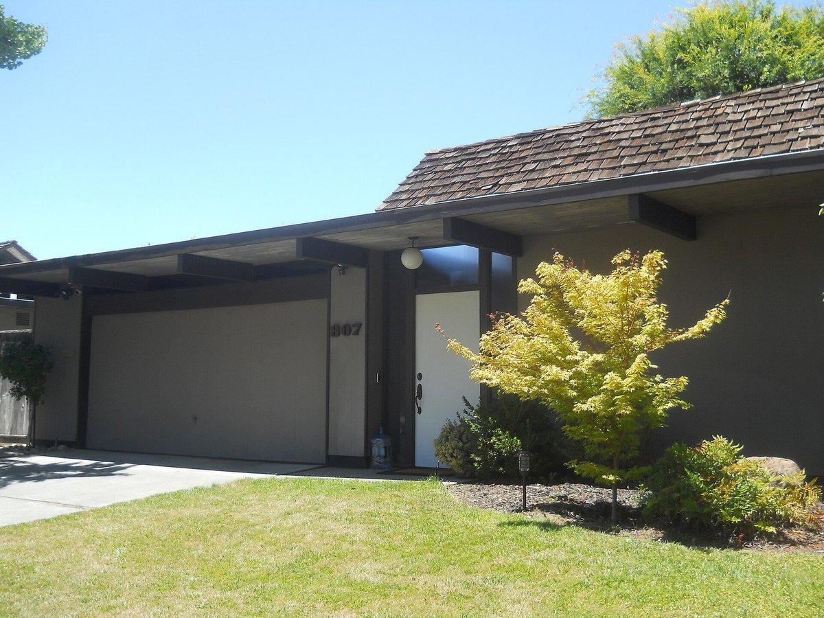 Eichler post-and-beam carport